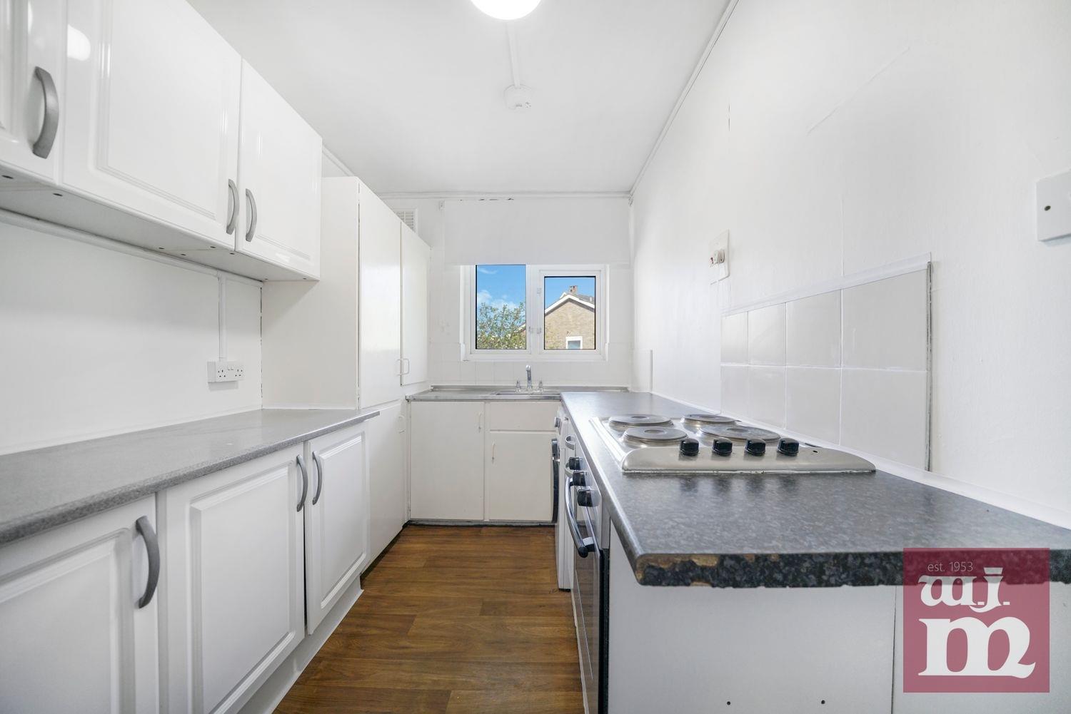 5 bed property in Allen E McAuliffe House, Bethnal Green